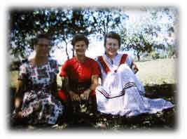 ::Pictures to use:earlytrio.jpg